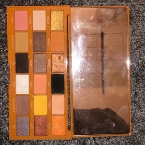 Revolution Peanut Buttercup Eye Pallet
